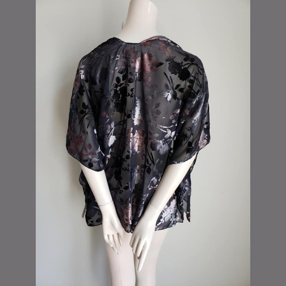 Loft Short Kimono - Picture 8 of 10